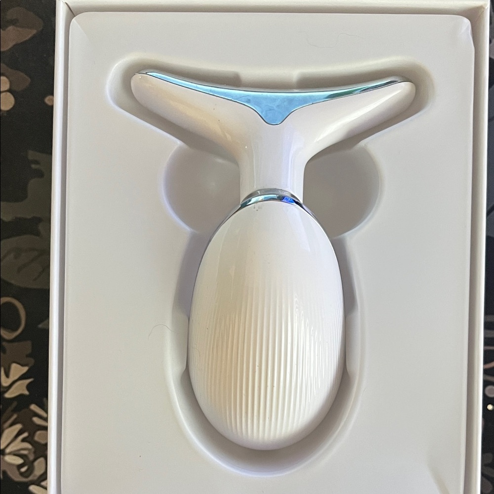 Intense Pulsed Light Wrinkle Reducing Instrument - Picture 2 of 4